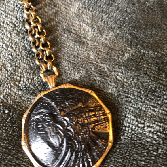 Beautiful Medallion Necklace from Korea - Picture 5 of 6